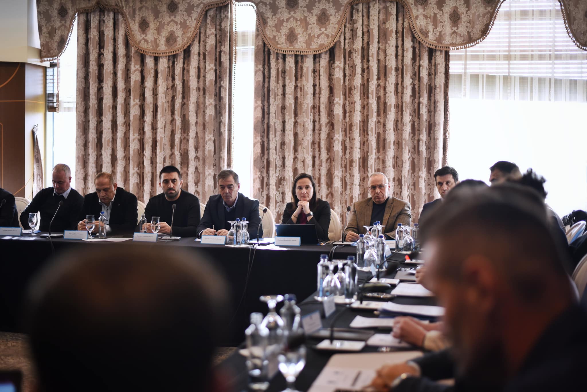 Dushku flet për “Hartimin e Ligjeve të Reja”, rëndësinë e procesit të licencimit të Federatave Sportive dhe organizatave sportive nga MKRS